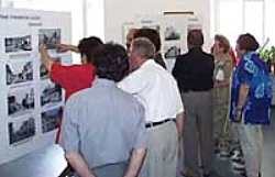 Viele Besucher interessierten sich f�r die alten Ansichten